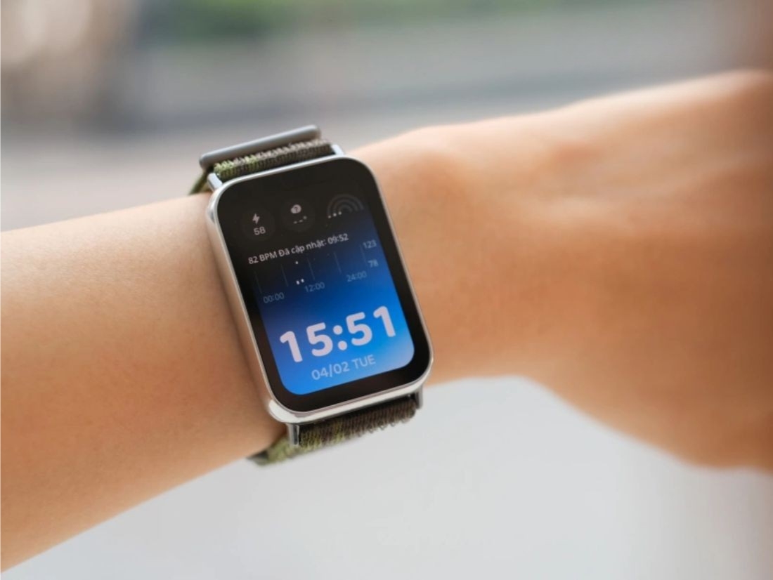 Smartwatch Hoặc Vòng Tay Thông Minh
