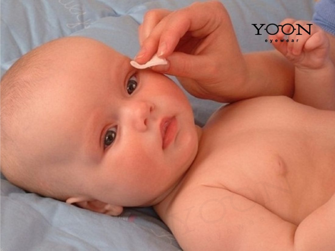Vệ Sinh Mắt Thường Xuyên