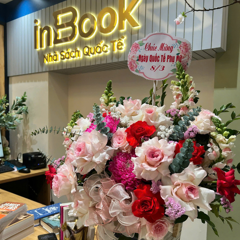 Tháng 3 Dịu Dàng: 8/3 Tại InBook - Nơi Những Đóa Hoa Tri Thức Nở Rộ