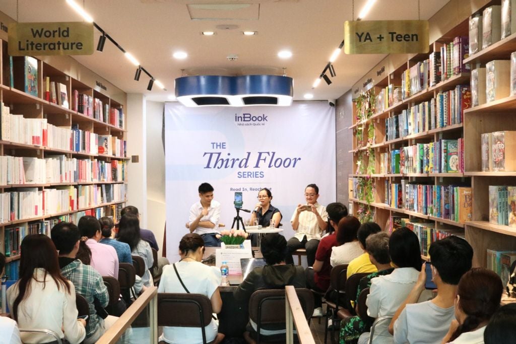 The Third Floor #1: “ĐỌC TÂY HIỂU TA”