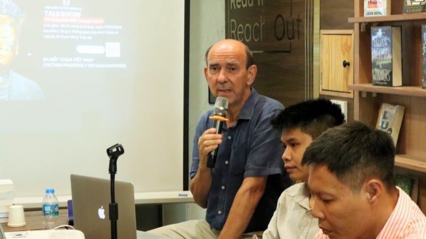 Ký Ức, Tâm Linh Và Con Người Việt Nam Qua Ống Kính Của Nicolas Cornet