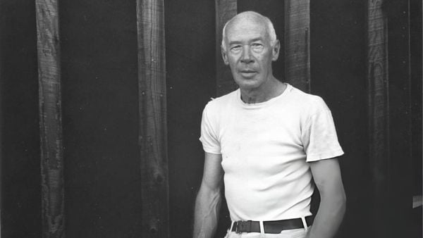 Henry Miller: Đọc Sách Trong Nhà Vệ Sinh