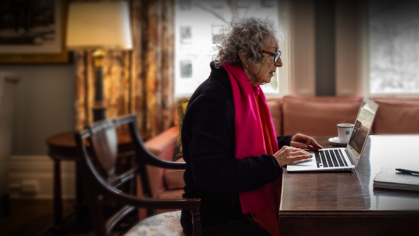 Margaret Atwood: Làm Thế Nào Để Thay Đổi Thực Tại?