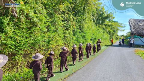 “CUỘC PHIÊU LƯU Ở NÔNG TRẠI RỒNG” CỦA EM BÉ PHU DONG LOTUS KINDERGARTEN