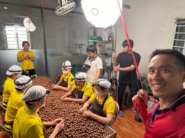 KHÔNG KHÍ CHẠY HÀNG TẤP NẬP MÙA TẾT