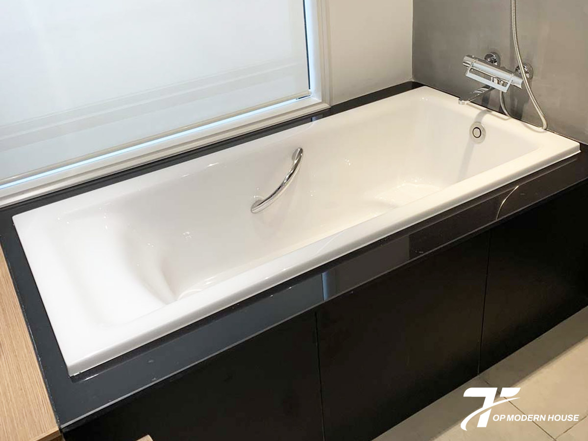 Bồn tắm xây TOTO PPY1780HPE có thiết kế hiện đại, chất liệu sứ cao cấp bền đẹp cùng hệ thống massage thủy lực mạnh mẽ, mang lại sự thư giãn và tiện nghi tối đa.