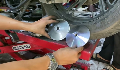 Xe máy ab kêu to, rung ga đầu