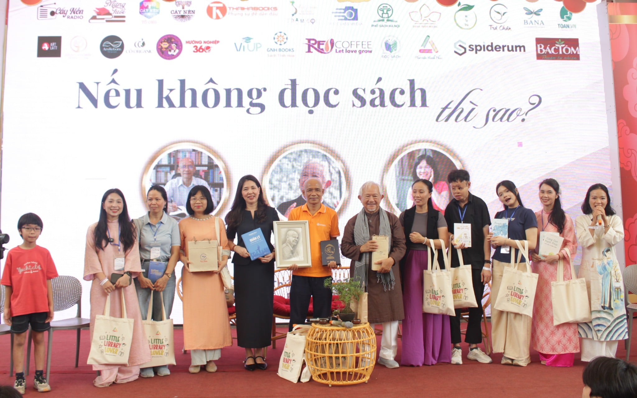 GS. Phan Văn Trường: Dân tộc có nhiều sách sẽ là dân tộc đứng đầu thế giới!