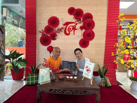 Từ Tết Sách đến mừng tuổi sách, lì xì sách và ATM SÁCH