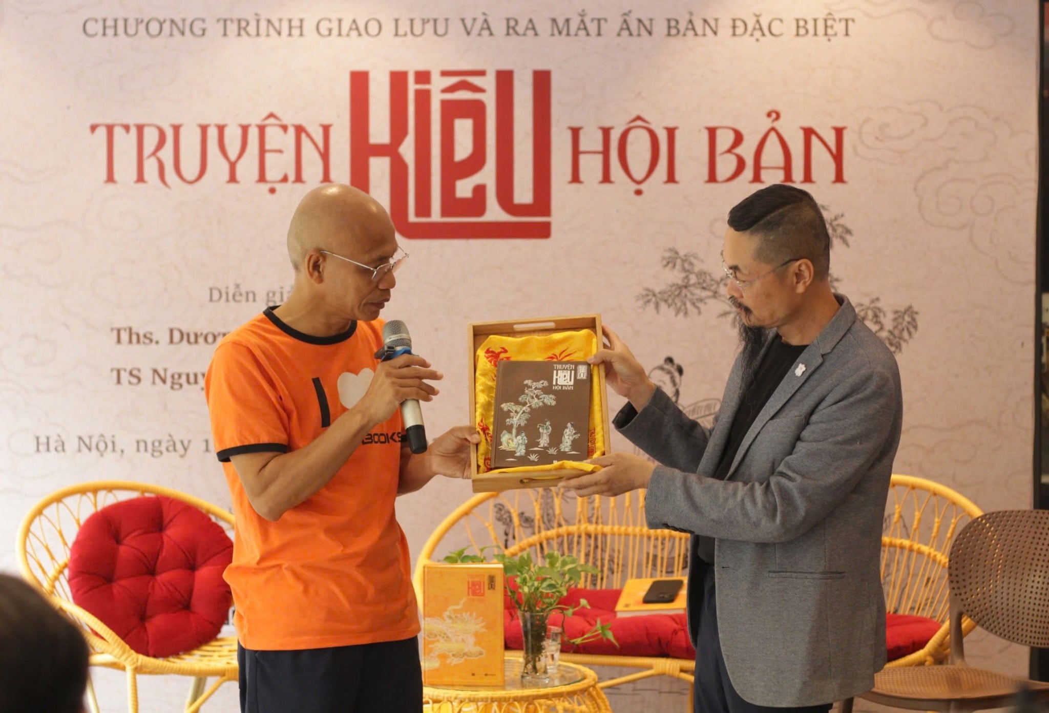 “Truyện Kiều hội bản” có ấn bản đặc biệt bìa khảm trai