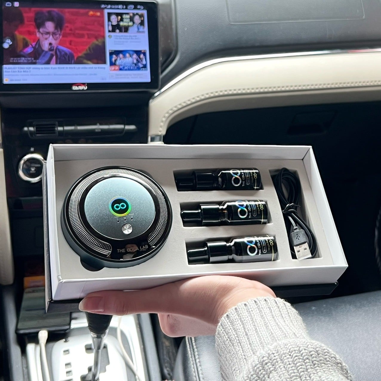 Cách Khuếch Tán Nước Hoa Ô Tô