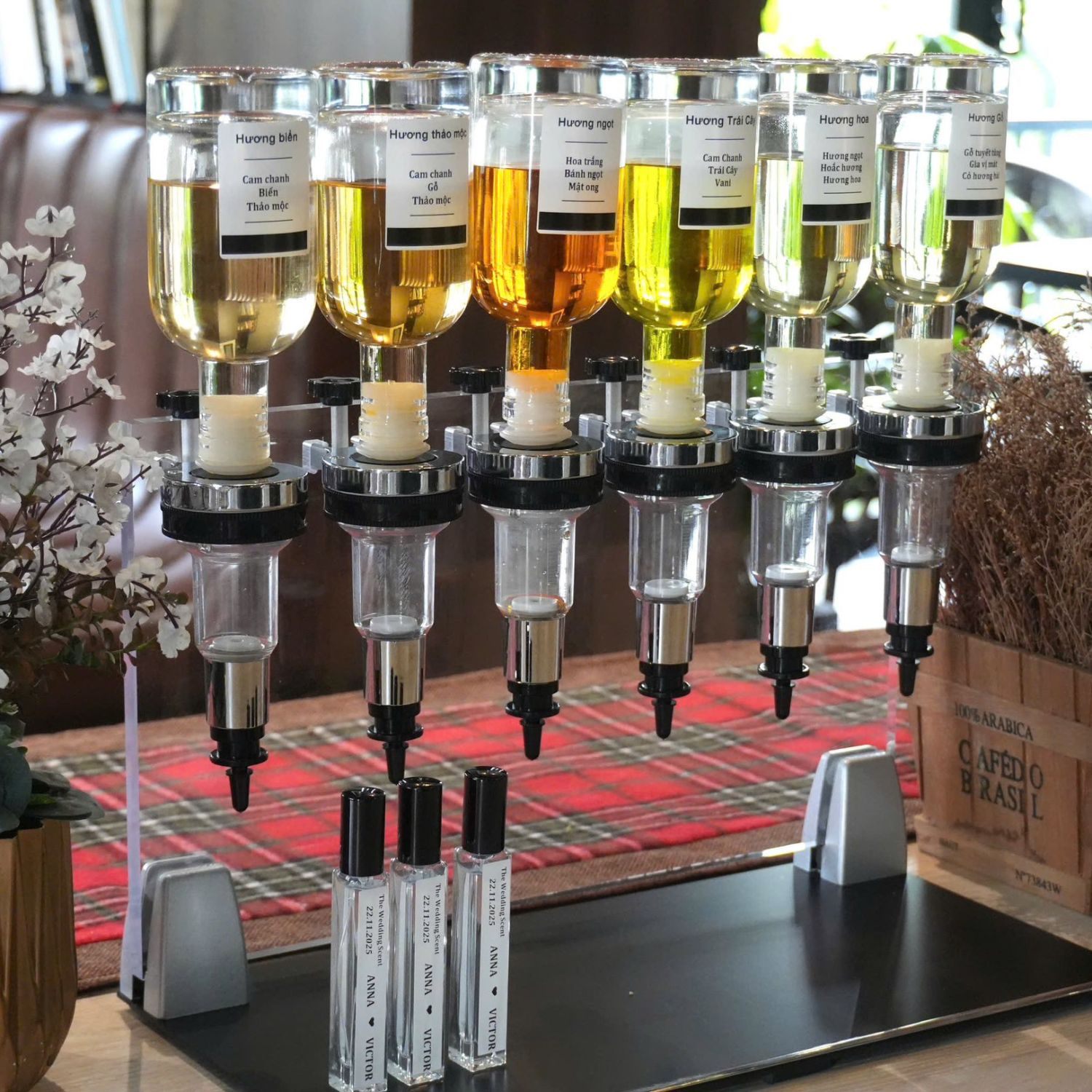 Trải Nghiệm Scent Bar Tại Đám Cưới Cùng The OOla Lab