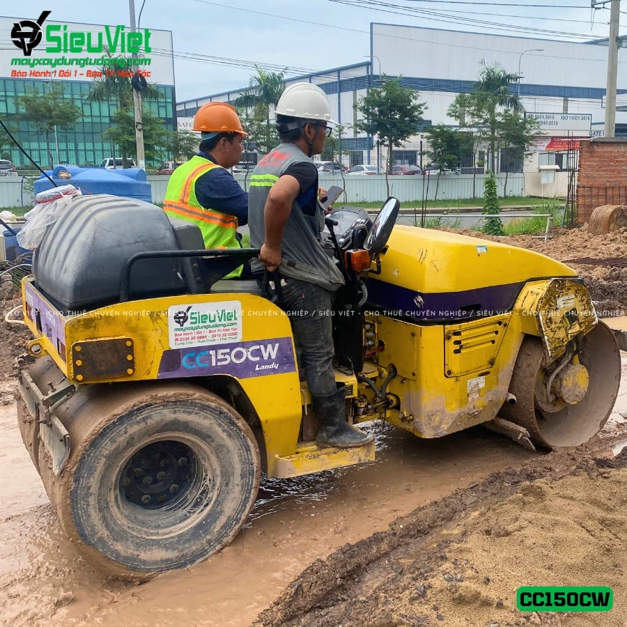 Bàn giao xe lu rung nhỏ Hitachi CC150CW cho công trình tại Trảng Bom