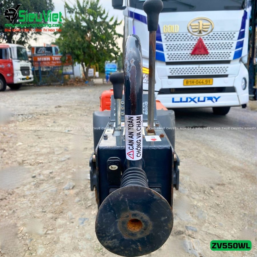 Cơ cấu khung gầm xe lu rung dắt tay Hitachi ZV550WL