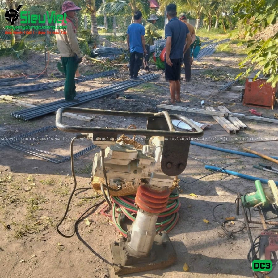 Máy đầm cóc điện MTM50V giao thuê tháng