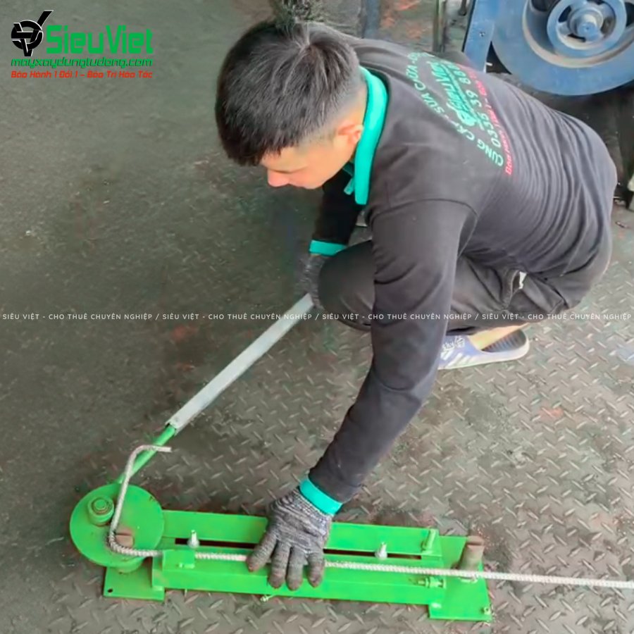 Dụng cụ bẻ đai sắt thủ công