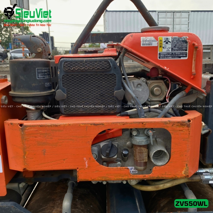 Hệ thống động cơ xe lu rung dắt tay Hitachi ZV550WL