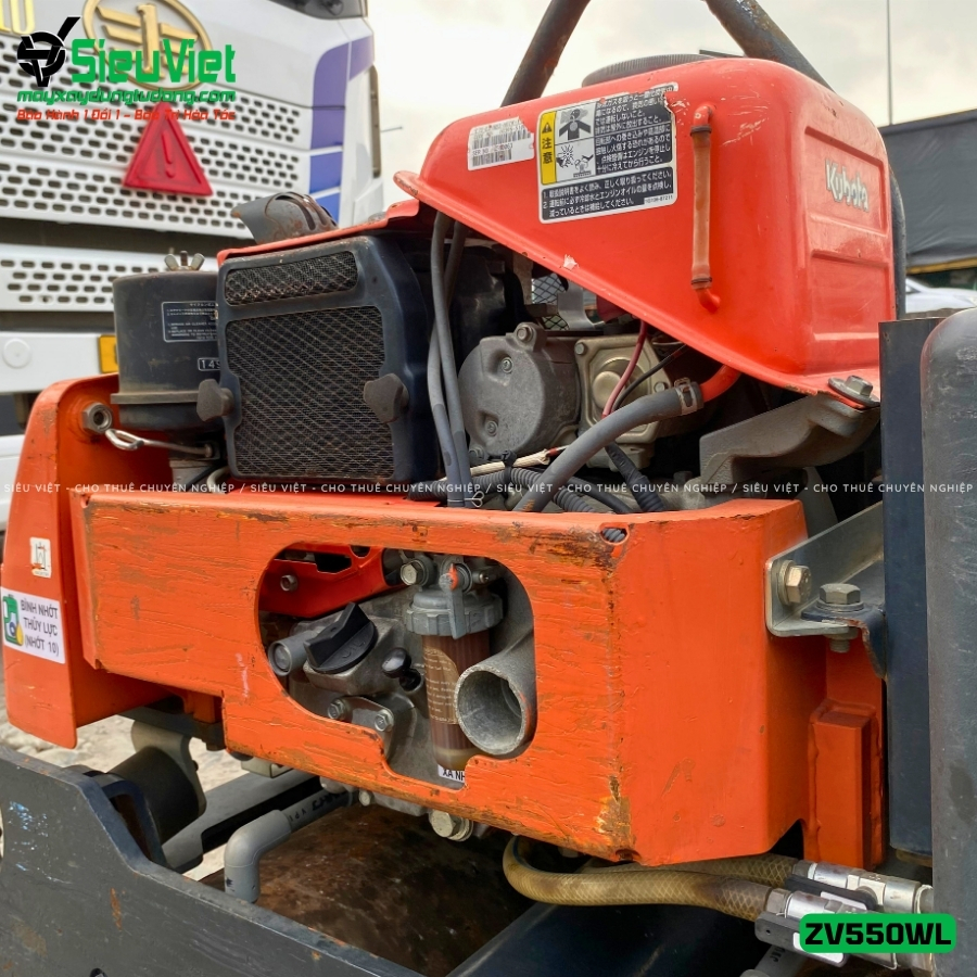 Hệ thống động cơ xe lu rung dắt tay Hitachi ZV550WL