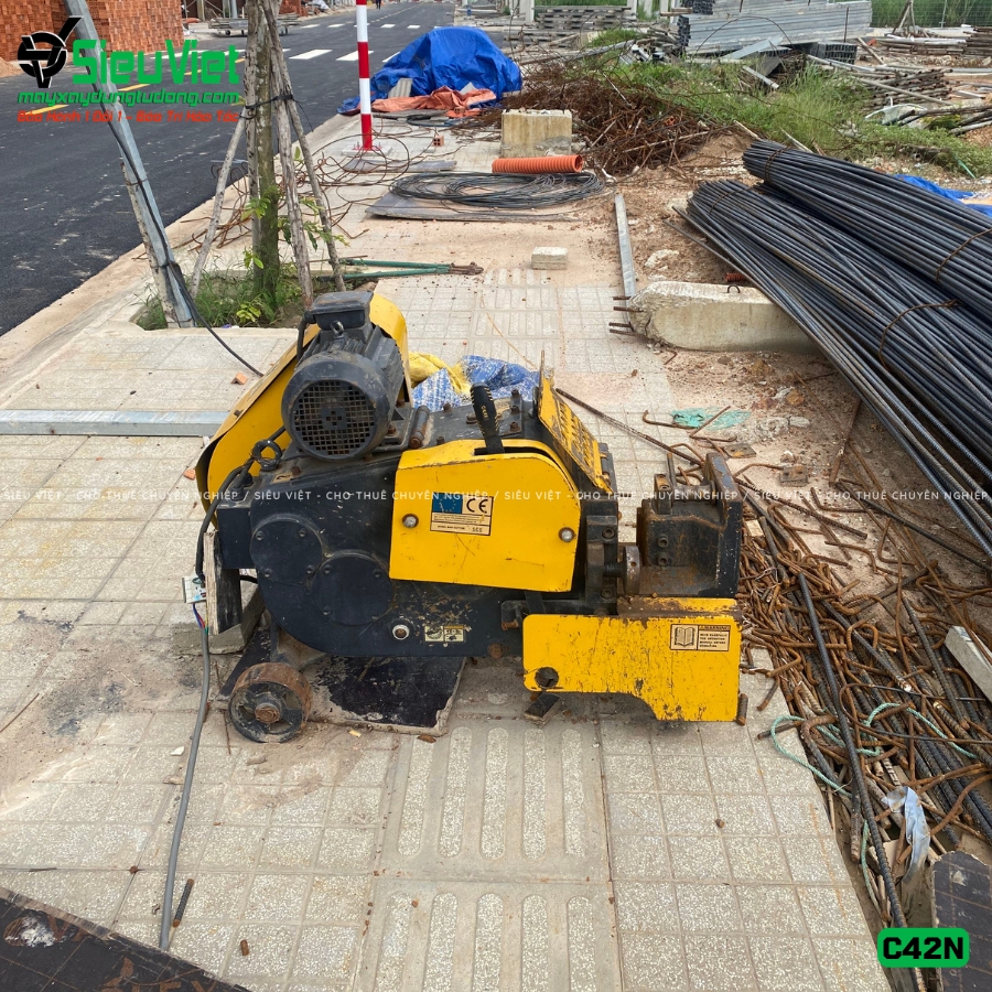 Máy cắt sắt C42N giao thuê tháng
