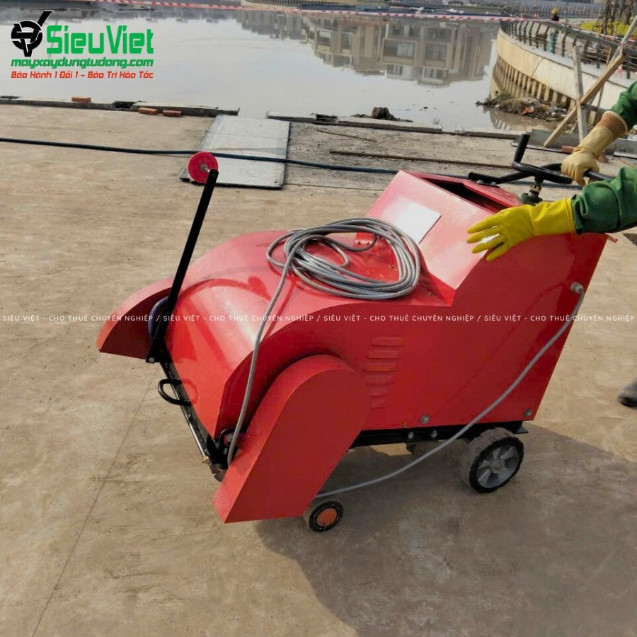 Máy cắt rãnh bê tông