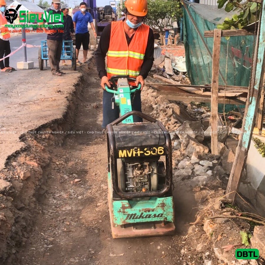 Giao thuê ngày máy đầm bàn thủy lực 300-400kg