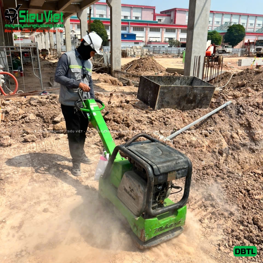 Máy đầm bàn thủy lực giao thuê tháng