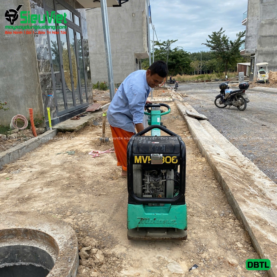 Máy đầm bàn thủy lực giao thuê tháng