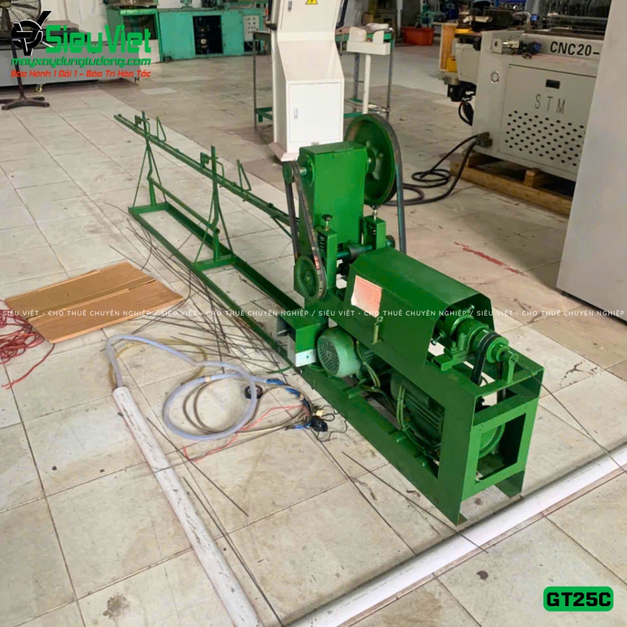 Máy duỗi cắt sắt GT25C, máng dài 2m6 bàn giao