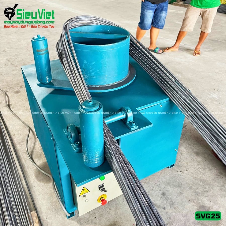Máy gập sắt cây 11m7 SVG25 bàn giao