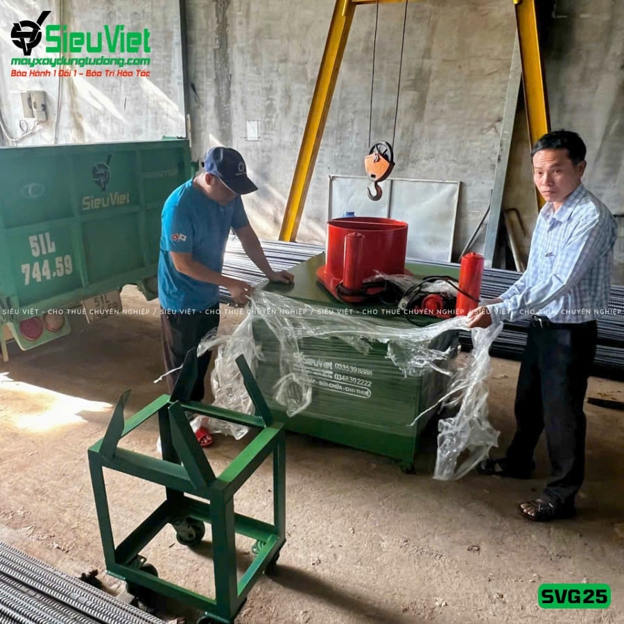 Máy gập sắt cây 11m7 SVG25 bàn giao