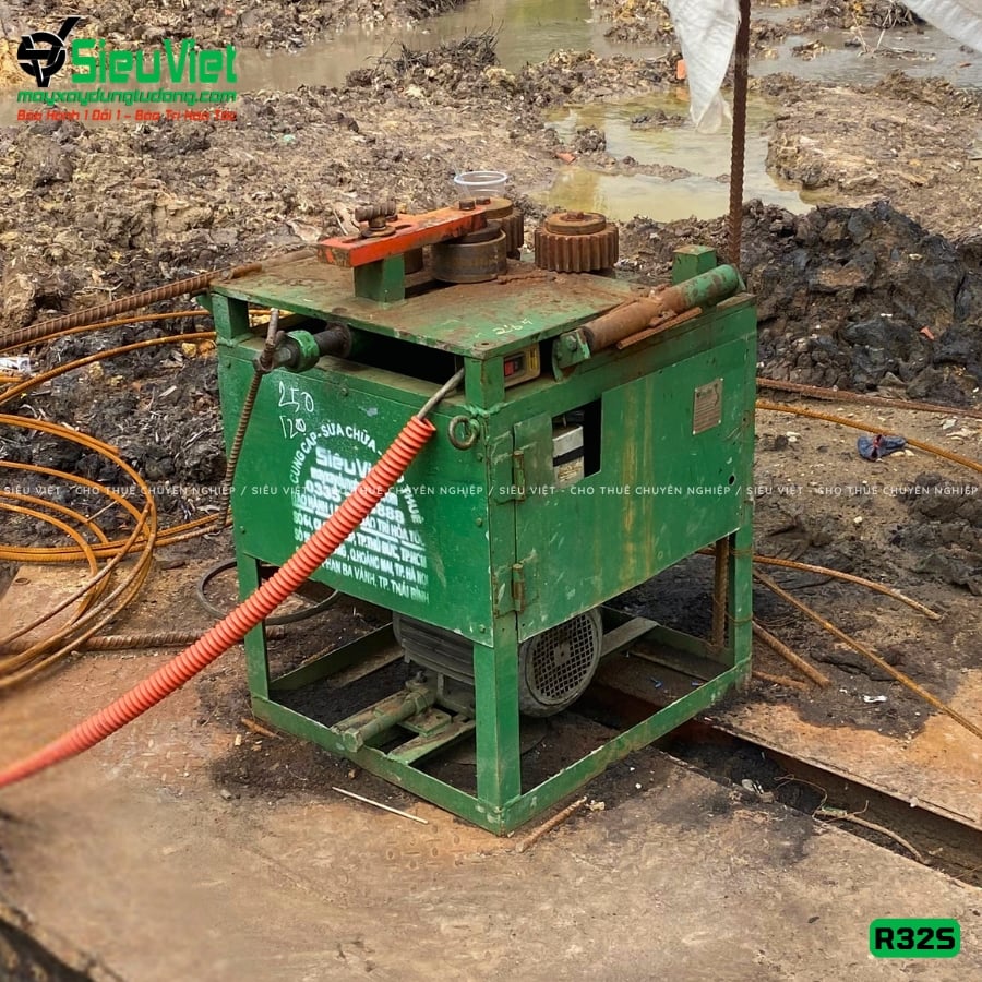 Máy uốn đai tròn sắt R32S Việt Nam bàn giao
