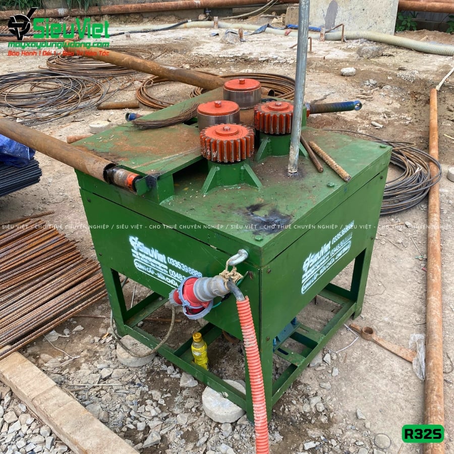 Máy uốn đai tròn sắt R32S Việt Nam bàn giao