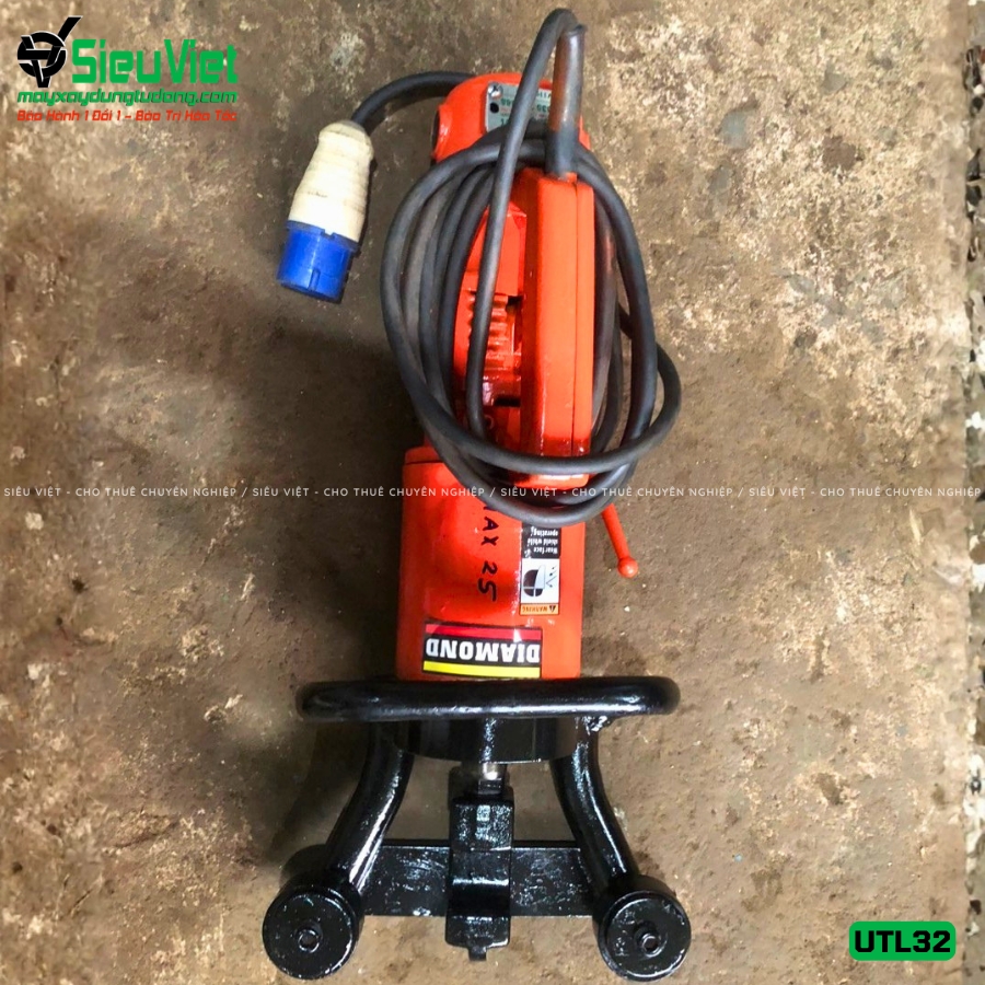 Máy uốn sắt thủy lực cầm tay UTL32 Nhật Bản cũ bàn giao