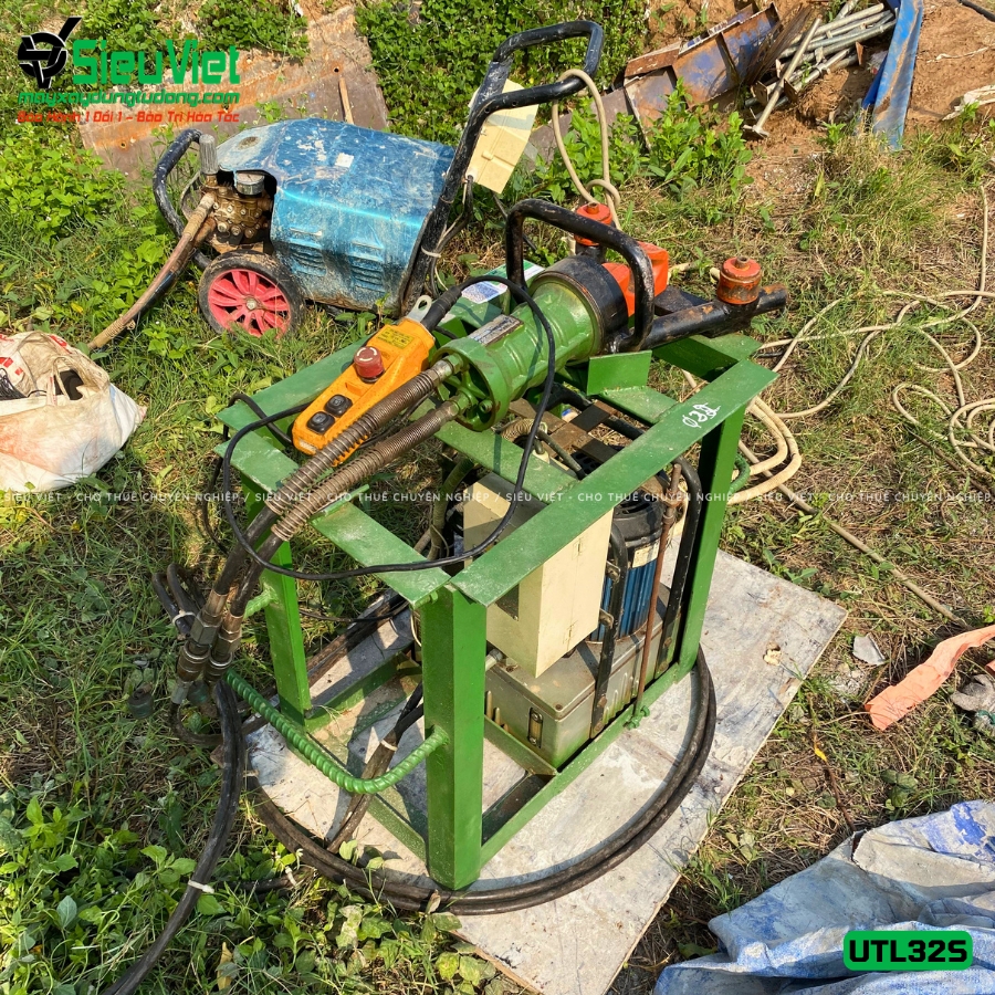 Máy uốn sắt thủy lực cầm tay UTL32S cũ bàn giao