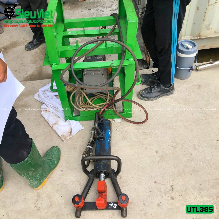Máy uốn sắt thủy lực cầm tay UTL38S cũ bàn giao