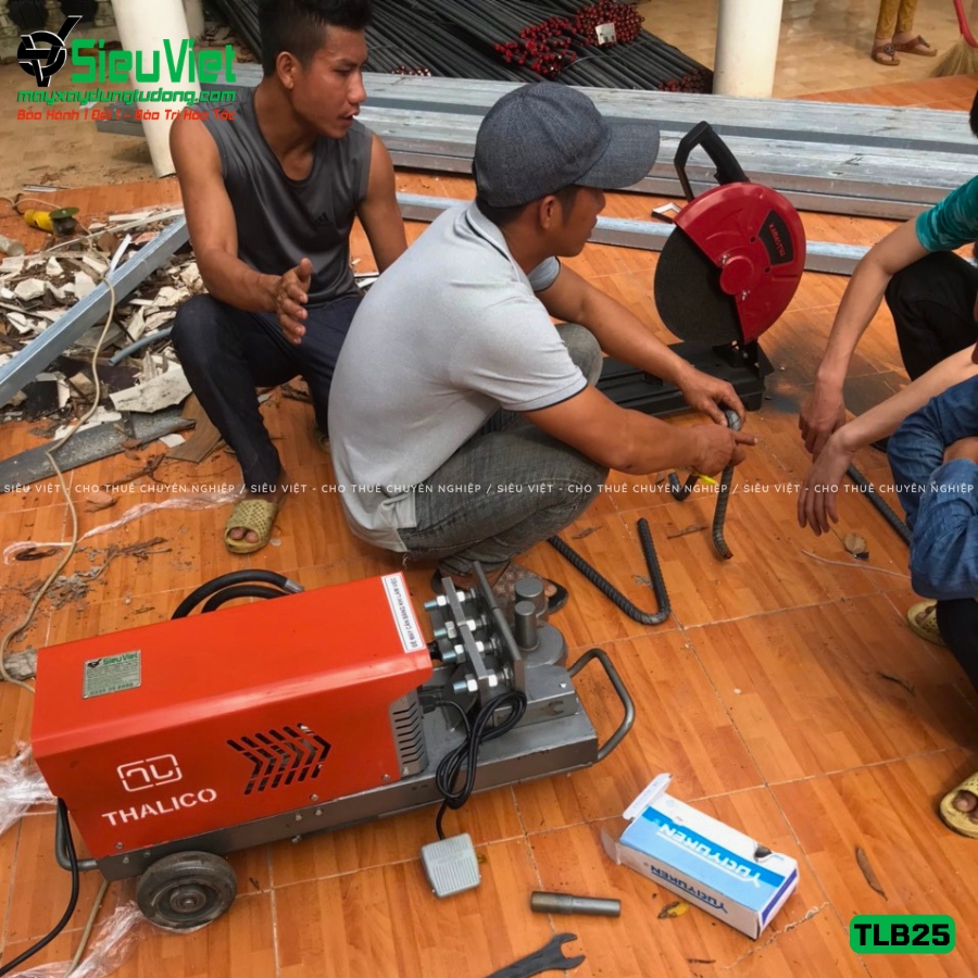 Máy uốn sắt TLB25 bàn giao