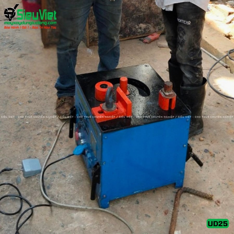 Máy uốn sắt phi 25 Hàn Quốc UD25 bàn giao