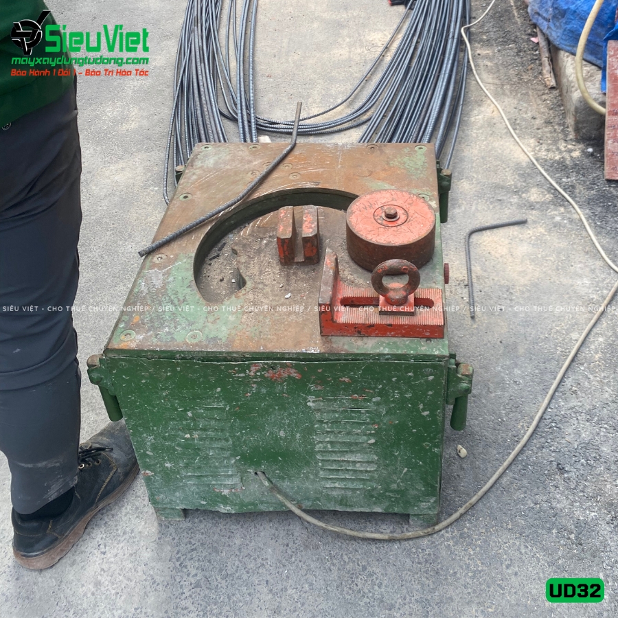 Máy uốn sắt phi 32 Hàn Quốc cũ bàn giao