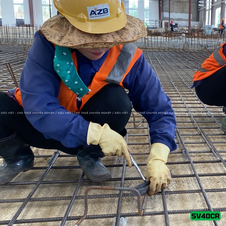 Móc buộc sắt Nhật Bản bàn giao