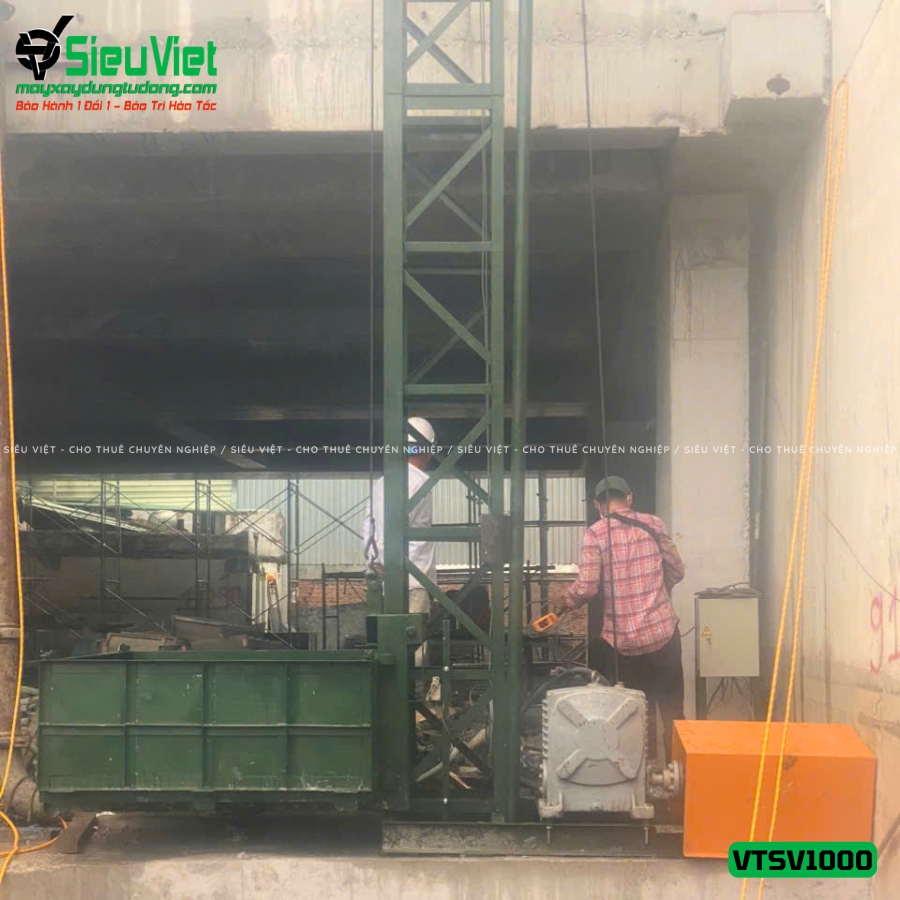 Vận thăng nâng hàng 1000Kg cao 27m bàn giao