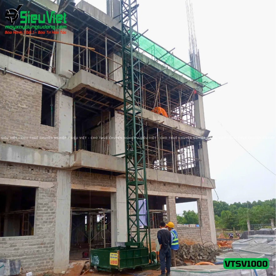 Vận thăng nâng hàng 1000Kg cao 27m bàn giao