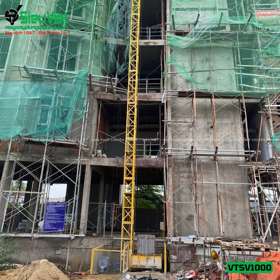 Vận thăng nâng hàng 1000Kg cao 39m giao thuê