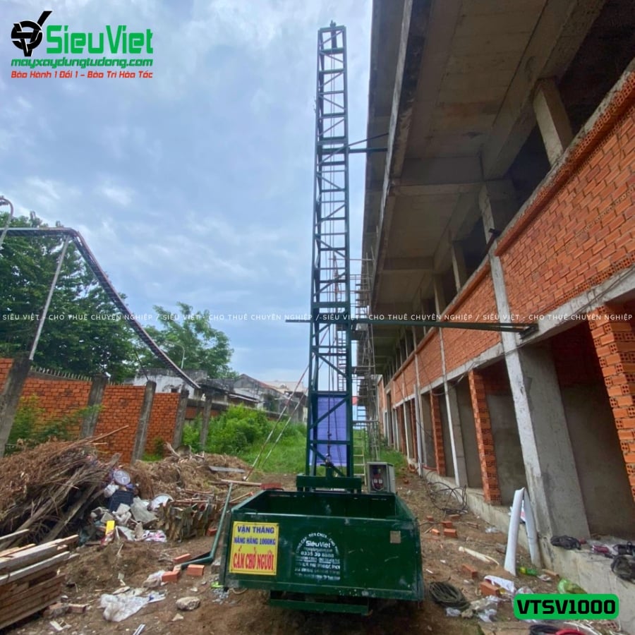Vận thăng nâng hàng 1000Kg cao 9m bàn giao