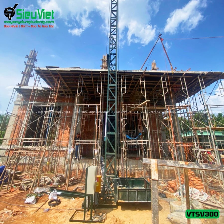 Vận thăng nâng hàng 300Kg cao 12m giao thuê