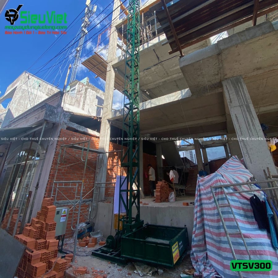 Vận thăng nâng hàng 300Kg cao 20m giao thuê