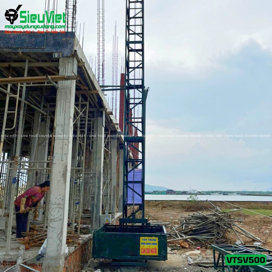 Vận thăng nâng hàng 500Kg cao 15m giao thuê