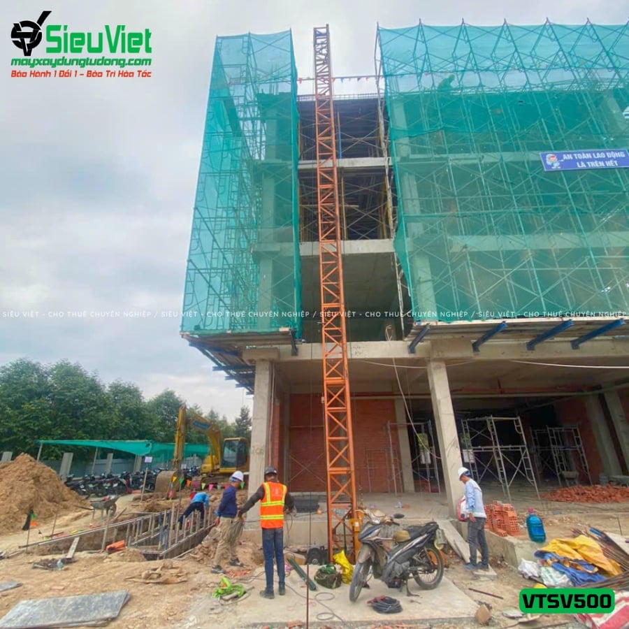 Vận thăng nâng hàng 500Kg cao 18m bàn giao