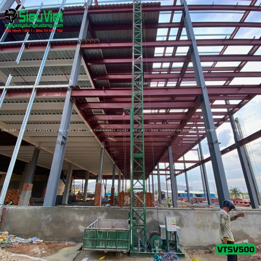 Vận thăng nâng hàng 500Kg cao 18m giao thuê