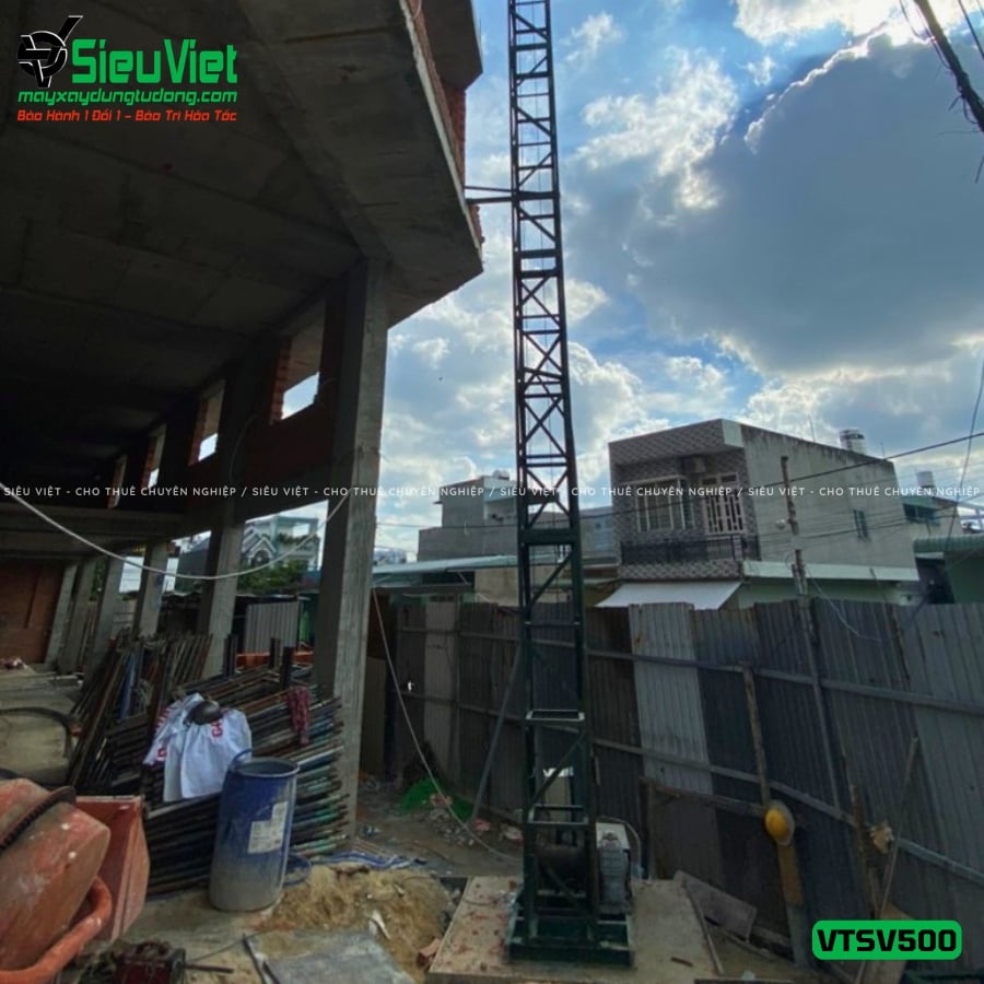 Vận thăng nâng hàng 500Kg cao 24m bàn giao