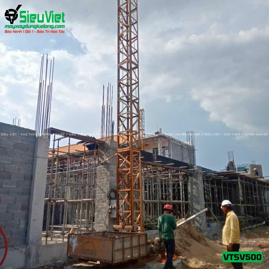 Vận thăng nâng hàng 500Kg cao 9m bàn giao